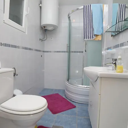 16439b Apartment